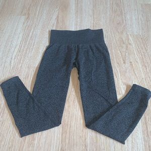 NVGTN XS black speckled with contour under butt!!